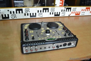 Hercules USB soundcard DJ mix controller (2)