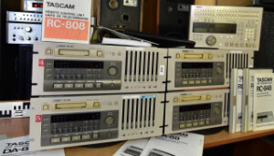TASCAM DA-88 Digital 8 Track Recorder, Remote Control TASCAM RC-848, RC-808 (178476 - 178481)