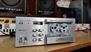 GRUNDIG MCF 100 mini cassette deck - kazetový magnetofon Německo 1980 (179096)