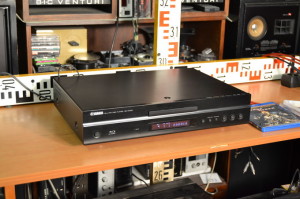 YAMAHA BD-S1065 Blu-Ray Disc Player