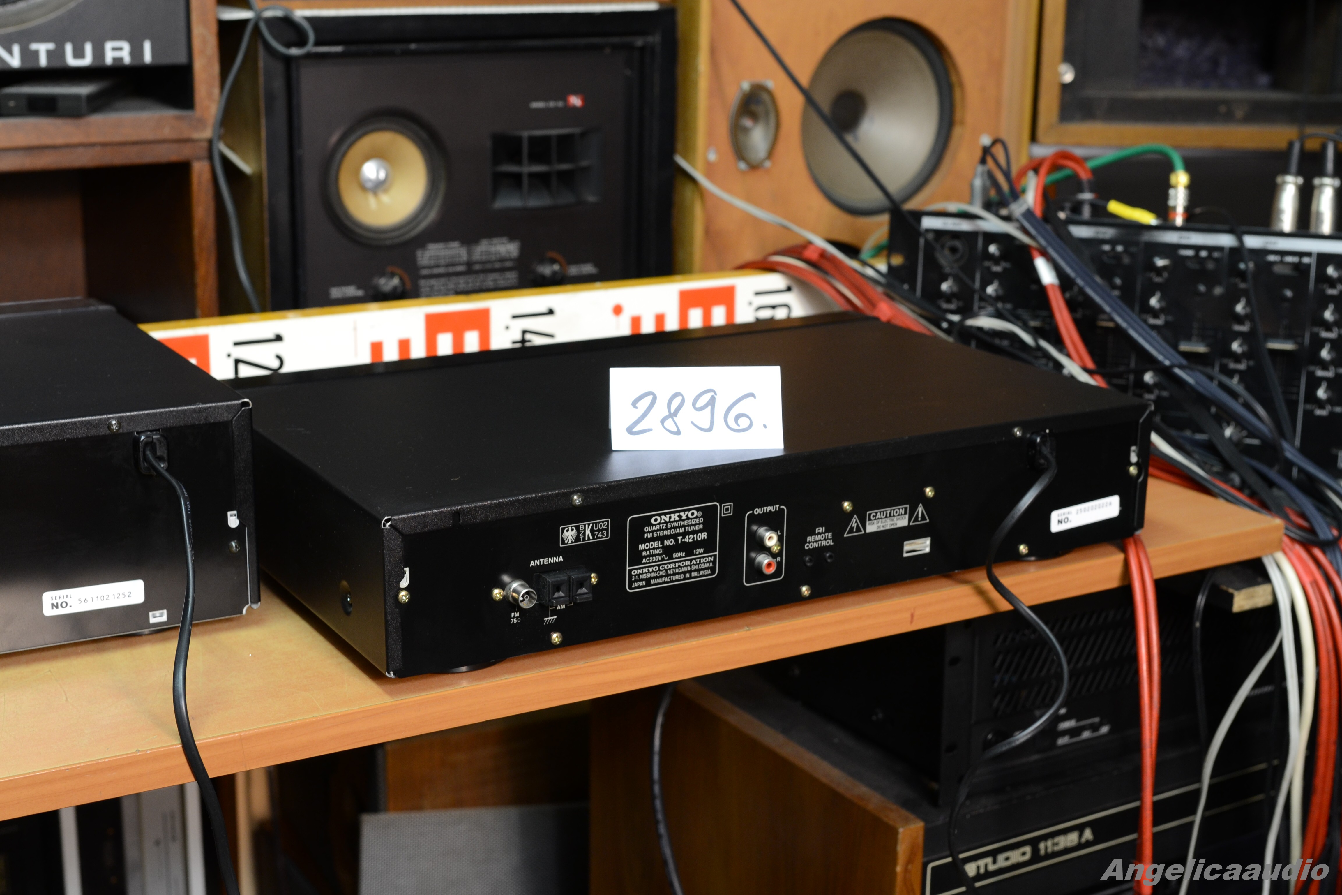 ONKYO R1 A-RV410 amplifier, R1 DX-7210 CD player, R1 T-4210 tuner ...
