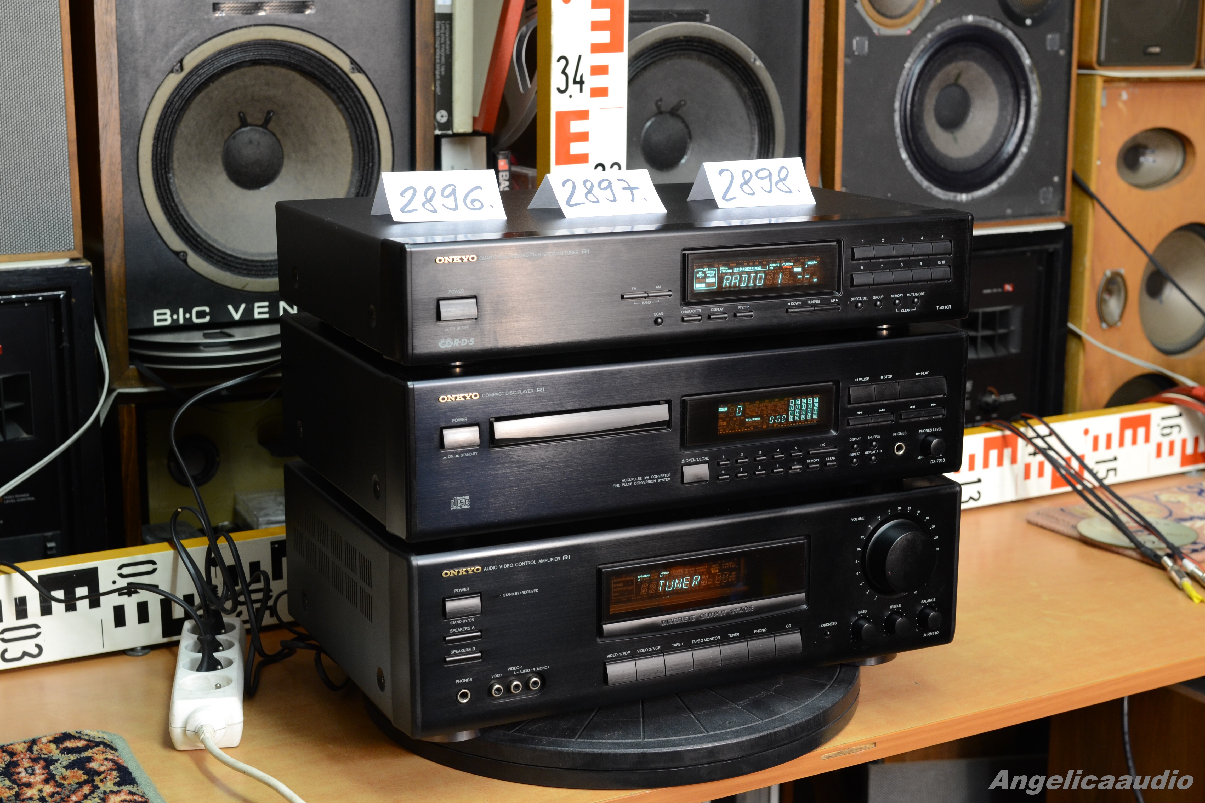 ONKYO R1 A-RV410 amplifier, R1 DX-7210 CD player, R1 T-4210 tuner ...